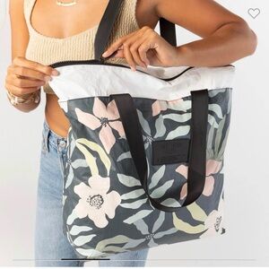 Aloha Collection Day Tripper Bag